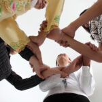 saling support bantu membantu